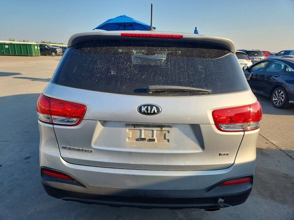 2017 KIA SORENTO L, LX