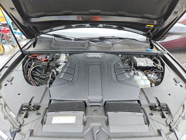 2018 AUDI Q7 quattro Premium Plus