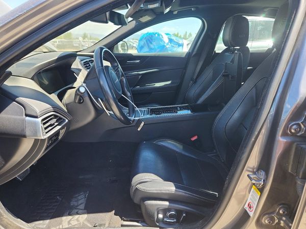 2019 JAGUAR XE