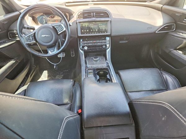 2019 JAGUAR XE