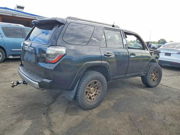 2022 TOYOTA 4RUNNER TRD Offroad