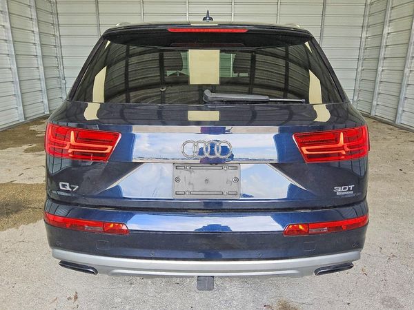 2017 AUDI Q7 quattro Premium Plus