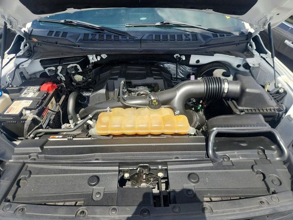 2018 FORD F150 — Engine bay
