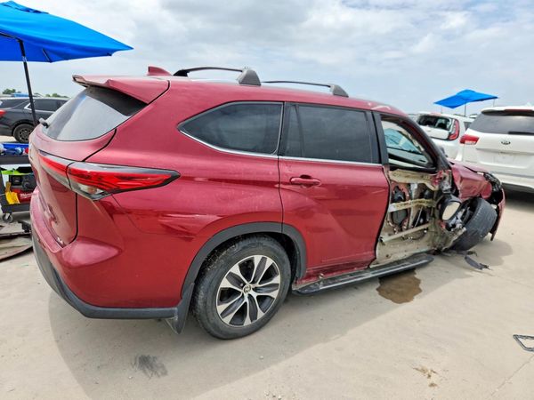 2021 TOYOTA HIGHLANDER XLE