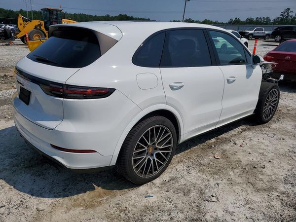 2021 PORSCHE CAYENNE S