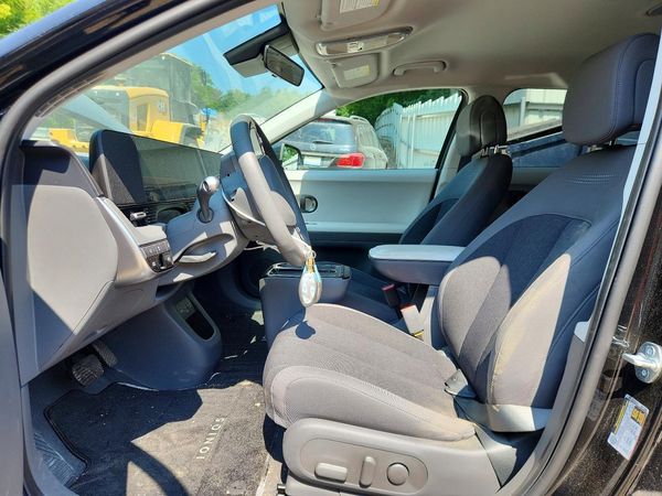 2025 HYUNDAI IONIQ 5 SE