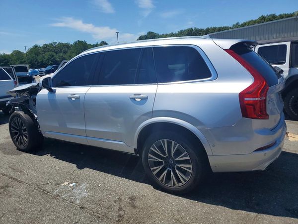 2021 VOLVO XC90 Momentum