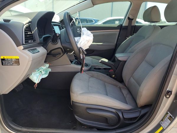 2017 HYUNDAI ELANTRA