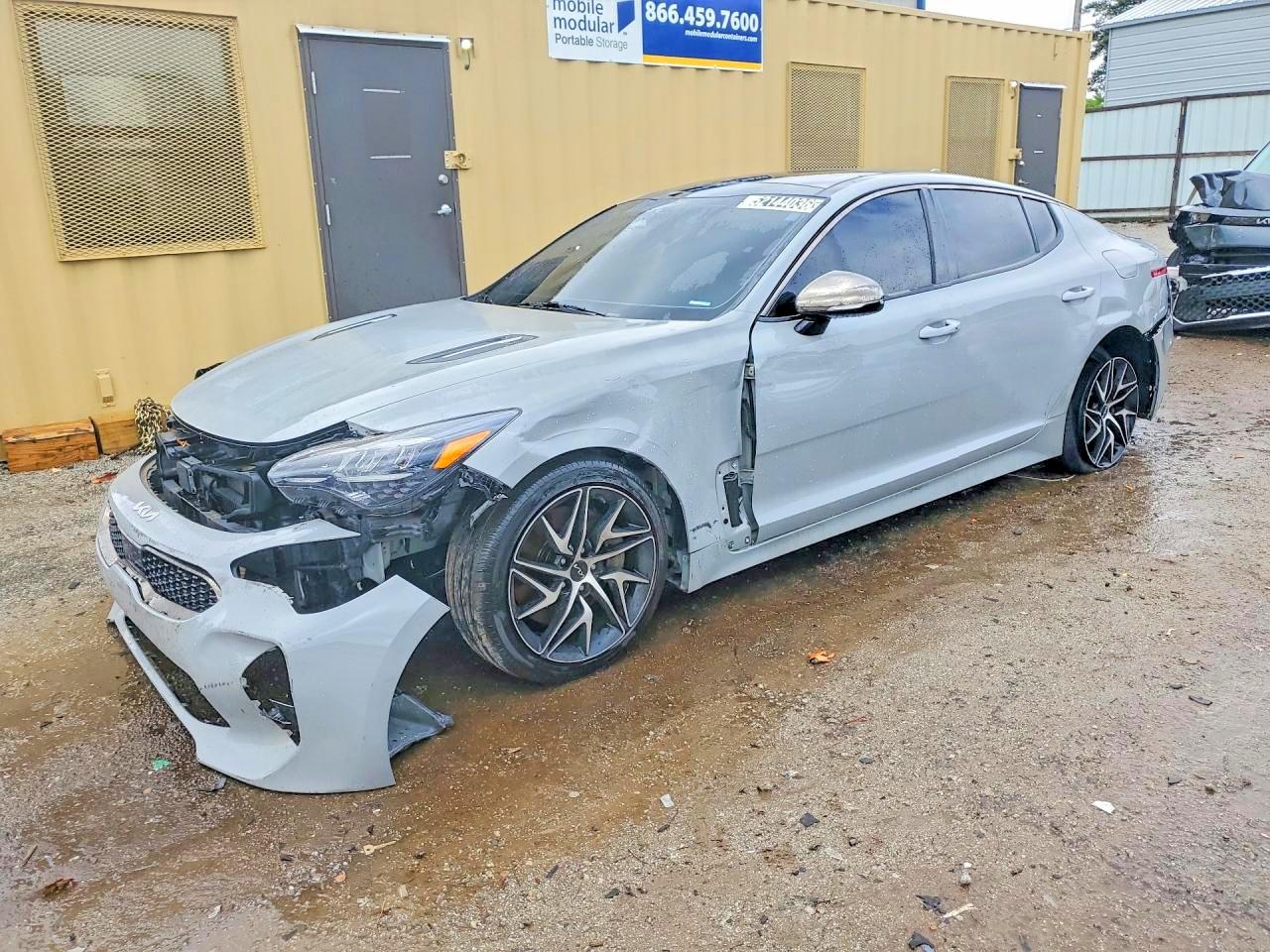 2022 KIA STINGER