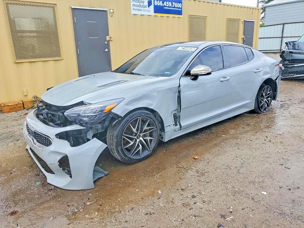 2022 KIA STINGER