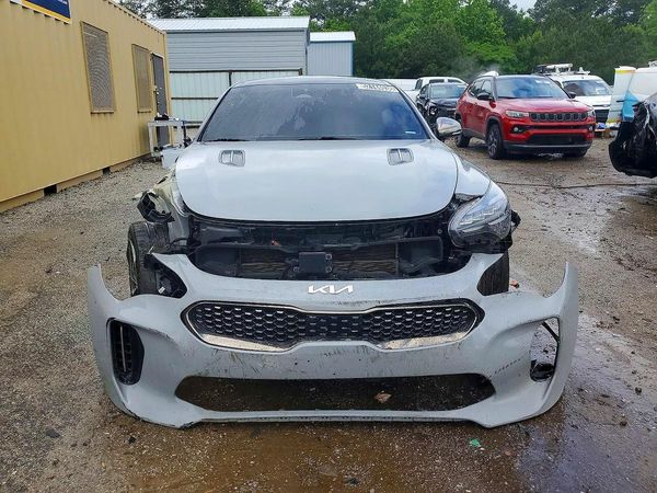 2022 KIA STINGER