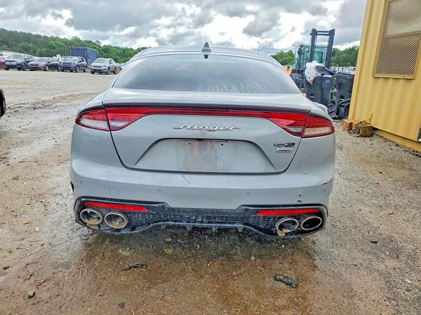 2022 KIA STINGER