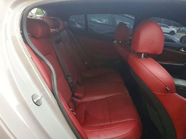 2022 KIA STINGER