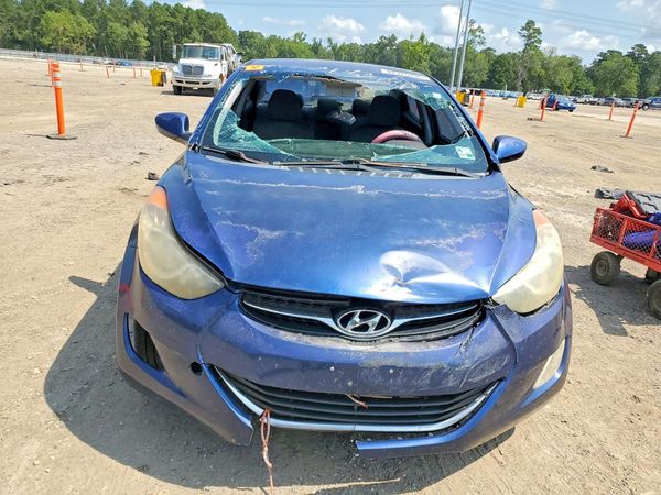 2013 HYUNDAI ELANTRA