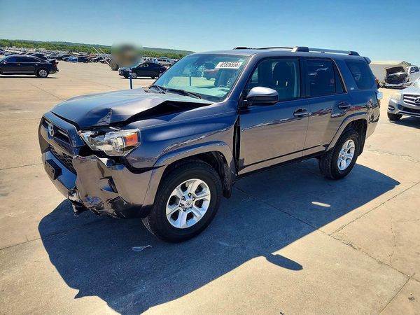 2023 TOYOTA 4RUNNER SR5