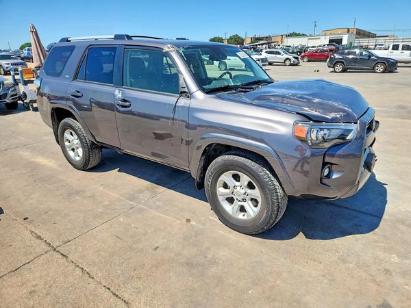 2023 TOYOTA 4RUNNER SR5