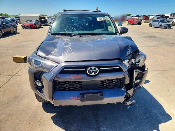 2023 TOYOTA 4RUNNER SR5