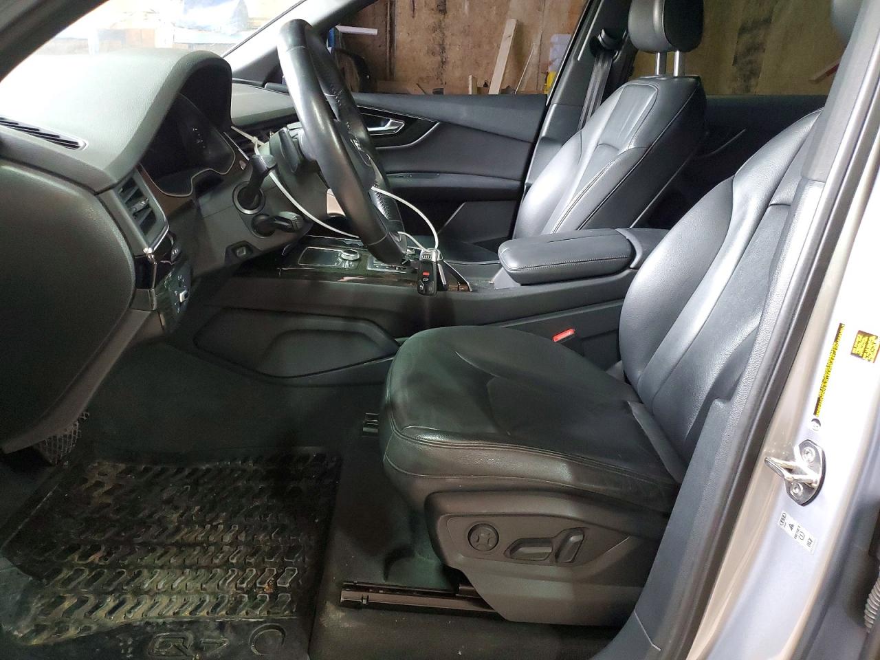 2017 AUDI Q7 quattro Premium Plus
