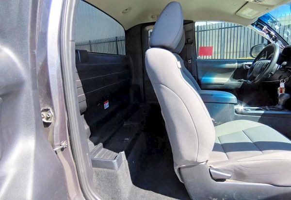 2019 TOYOTA TACOMA SR5