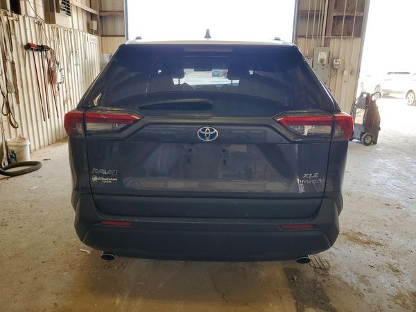 2024 TOYOTA RAV4 XLE