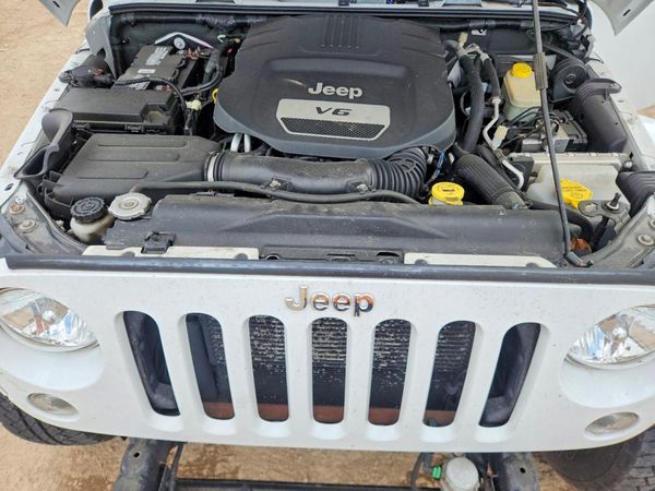 2015 JEEP WRANGLER UNLIMITED SAHARA 4X4