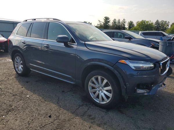 2018 VOLVO XC90 Momentum