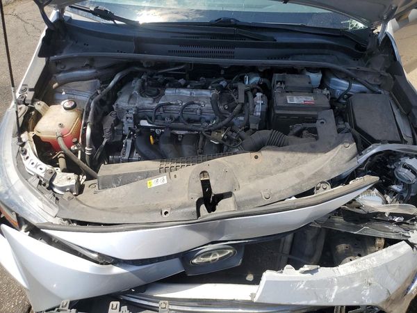 2021 TOYOTA COROLLA LE — Engine bay