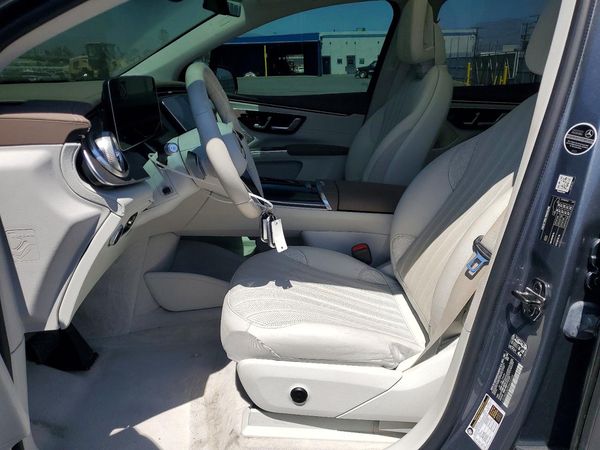 2023 MERCEDES-BENZ EQS SUV
