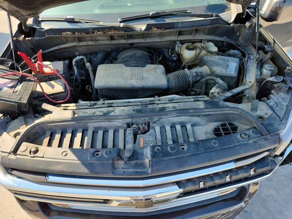 2021 CHEVROLET SILVERADO High Country — Engine bay
