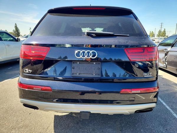 2017 AUDI Q7 quattro Premium Plus