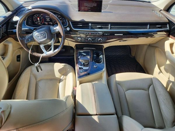 2017 AUDI Q7 quattro Premium Plus