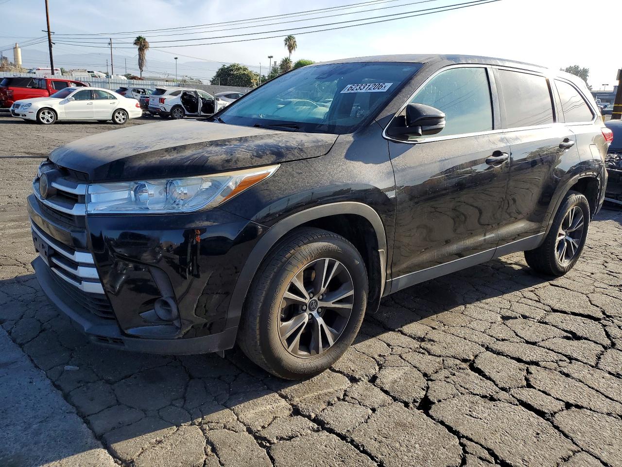 2019 TOYOTA HIGHLANDER LE