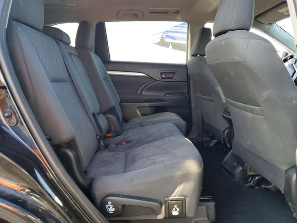2019 TOYOTA HIGHLANDER LE