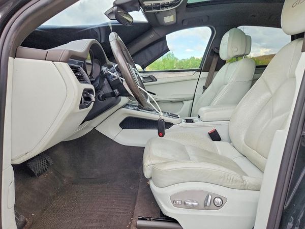 2017 PORSCHE MACAN