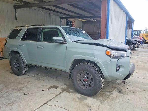 2022 TOYOTA 4RUNNER TRD Offroad