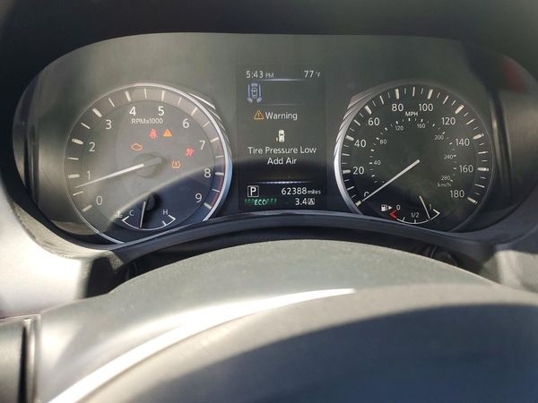 2021 INFINITI Q50 LUXE