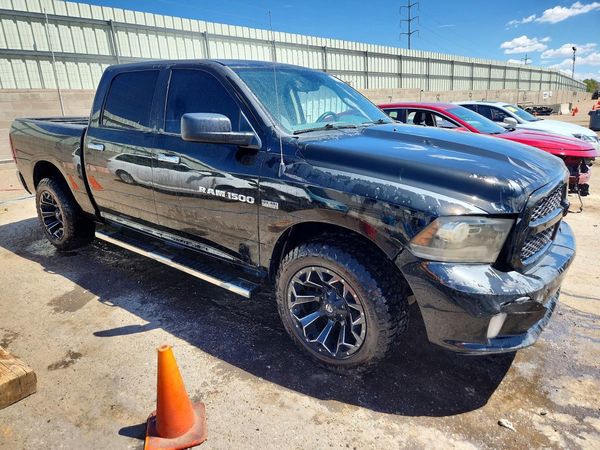 2014 RAM 1500 ST CREW CAB 4X2