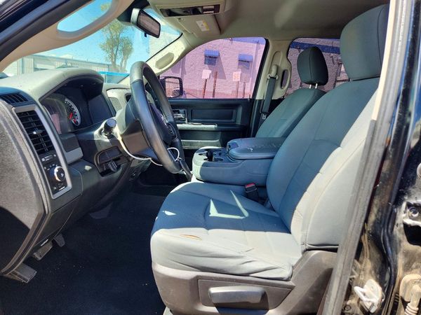 2014 RAM 1500 ST CREW CAB 4X2