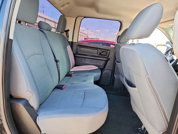 2014 RAM 1500 ST CREW CAB 4X2