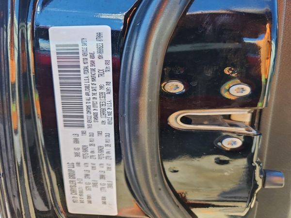 2014 RAM 1500 ST CREW CAB 4X2