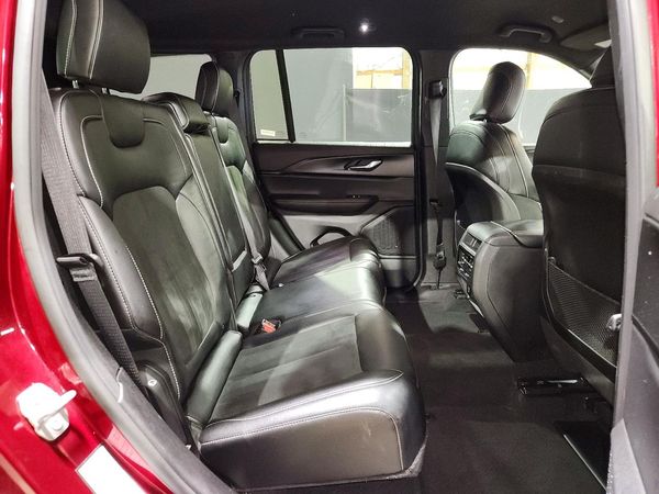 2025 JEEP GRAND CHEROKEE Laredo, Altitude