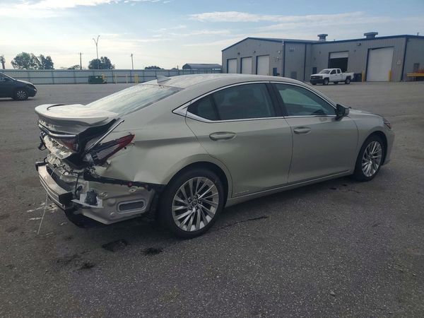 2020 LEXUS ES 300h Ultra Luxury