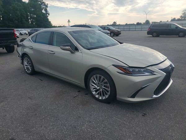 2020 LEXUS ES 300h Ultra Luxury