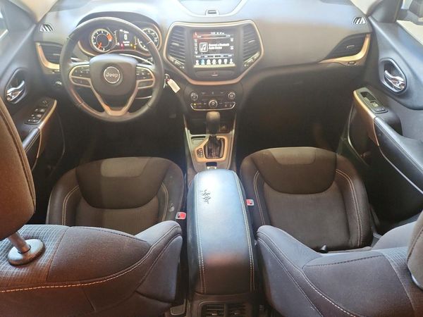 2017 JEEP CHEROKEE LATITUDE FWD
