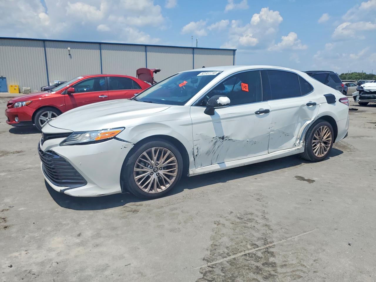 2018 TOYOTA CAMRY