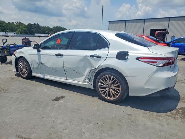 2018 TOYOTA CAMRY