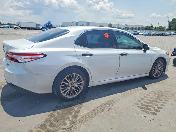 2018 TOYOTA CAMRY