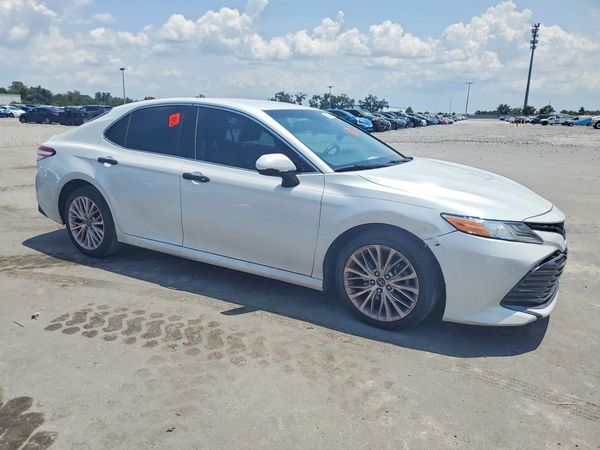 2018 TOYOTA CAMRY
