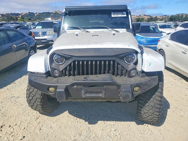 2016 JEEP WRANGLER UNLIMITED SAHARA 4X4