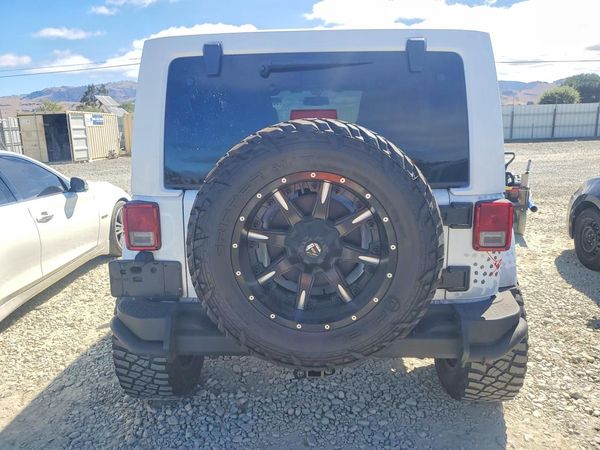 2016 JEEP WRANGLER UNLIMITED SAHARA 4X4